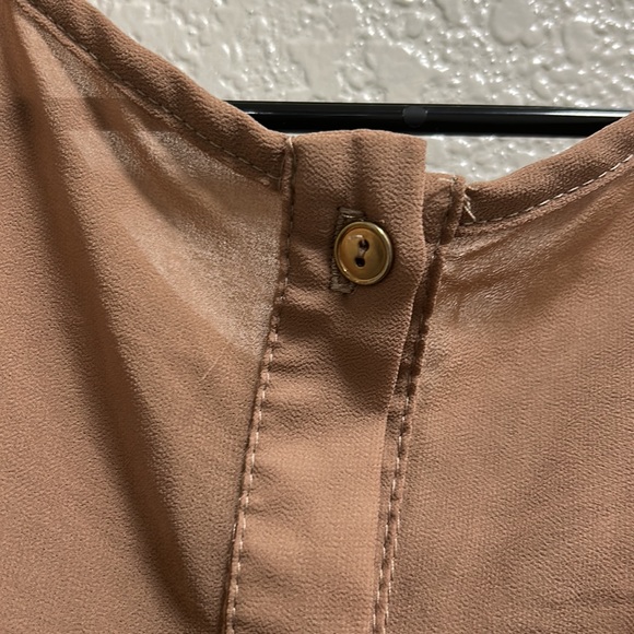 Blouses size Large - Picture 5 of 6